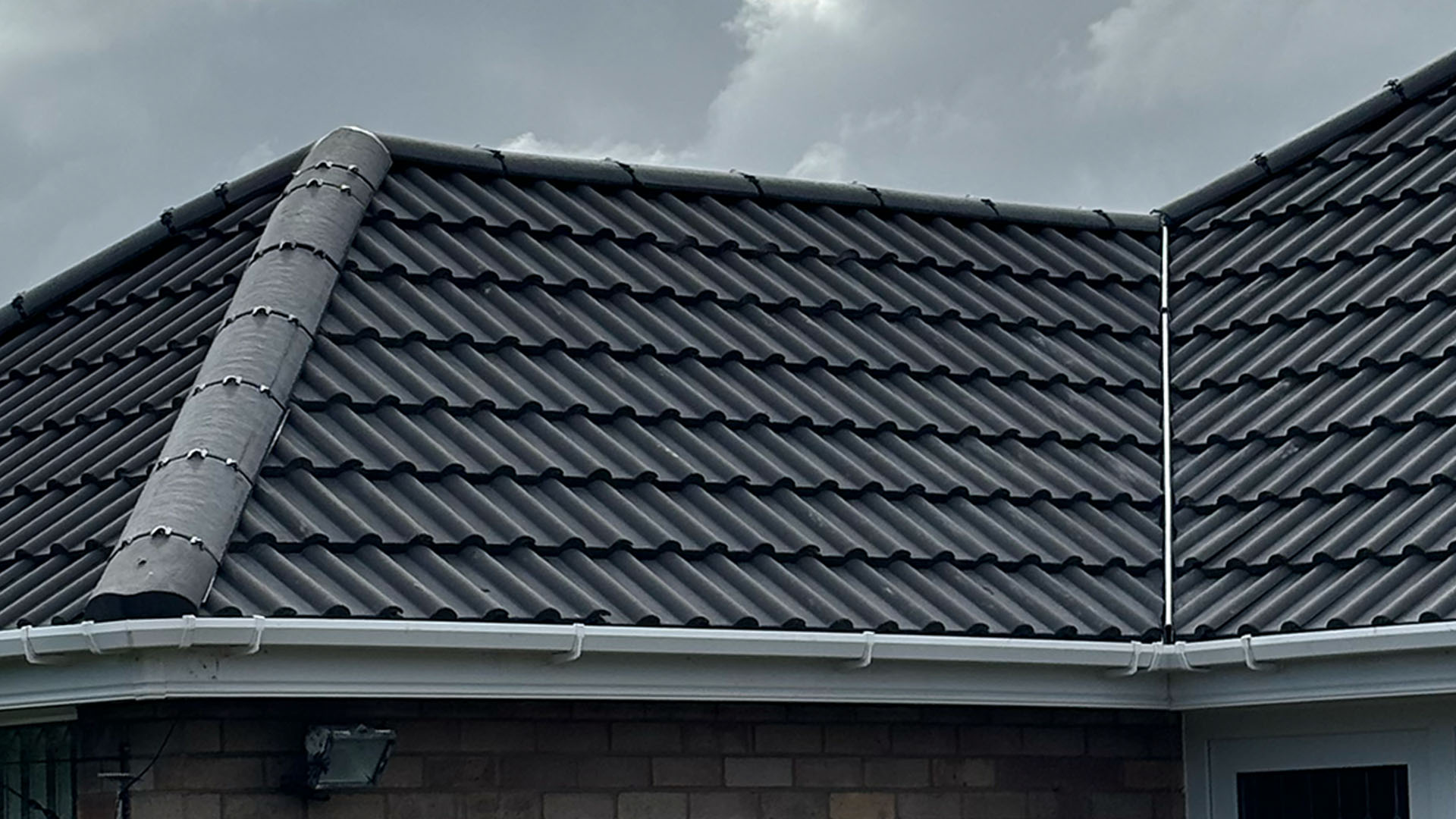 Assured-Roofing-Maintenance-Free-Tiles-close-up